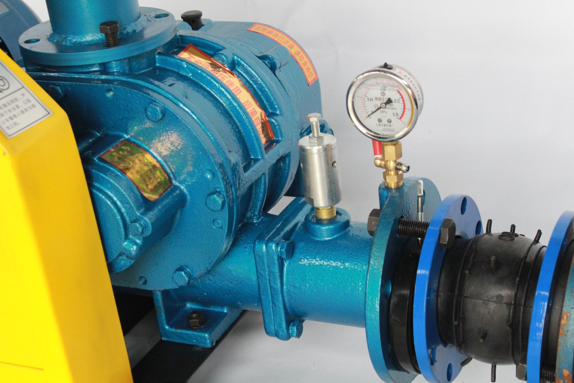 Аерација и оксигенација Roots Air Blower: Обезбедување оптимален проток на воздух за третман на отпадни води и аквакултура